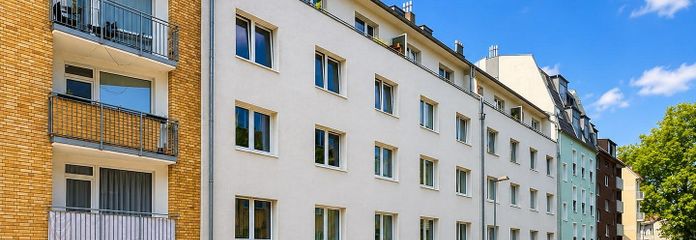 Kölner Südstadt: Günstig unter Marktwert kaufen & gewaltiges Mietsteigerungspotenzial sichern! – Frontansicht Wormserstr. 47ff