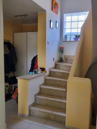 Schönes EFH mit exklusiver Ausstattung – Flur