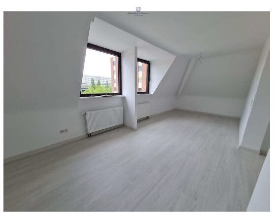Voll vermietetes 5-Parteien-MFH, sehr zentral nahe Hauptbahnhof – Zimmer DG