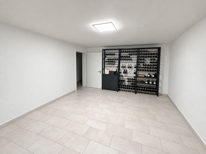 Hochwertige Neubauwohnung mit großzügiger Galerie in ZFH (möbliert) – Keller
