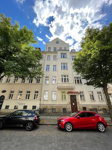 Großzügige Eigentumswohnung Maisonette - im Leipziger Südosten (Anger-Crottendorf) – Straßenansicht