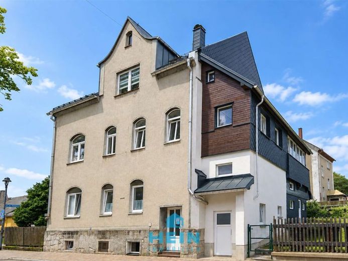 Ubicación residencial tranquila, alquiler estable: edificio de viviendas para inversores – Foto 1