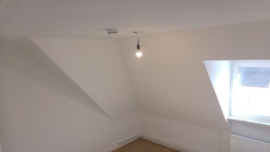 Topsanierte DG Wohnung, WG geeignet, Einbauküche, zentral – Foto 15