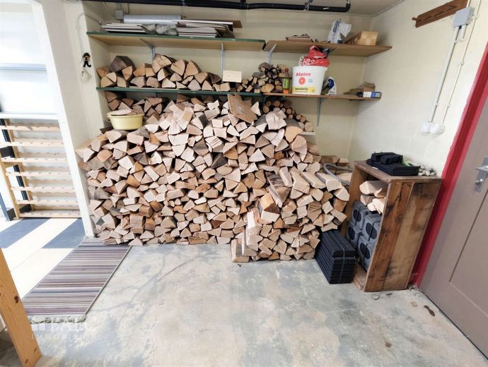 Gepflegtes Einfamilienhaus mit Wintergarten, Kamin &amp; moderner Ausstattung – Keller 3