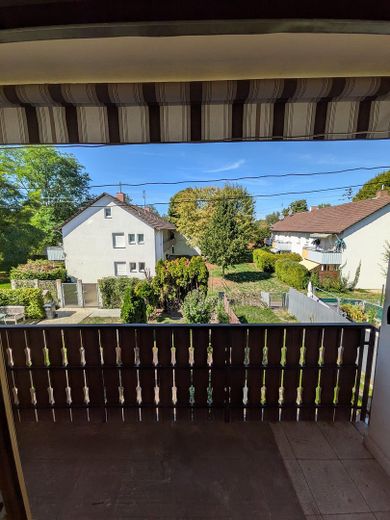 Maison mitoyenne intermédiaire à rénover dans un quartier calme – Sans commission ! – Aussicht Balkon