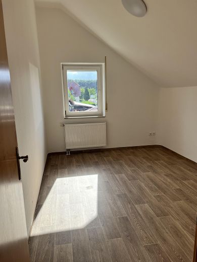 🌿 Renovierte Doppelhaushälfte mit grossem Garten und Garage in Linthe bei Berlin/ Potsdam – Schlafzimmer