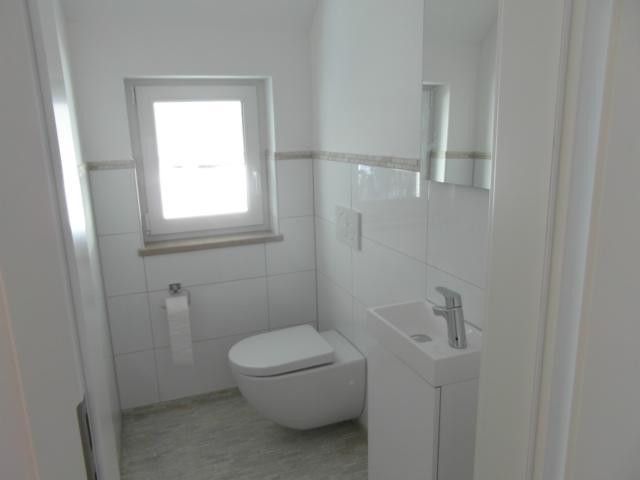 STA - Top san.  ZFH (EFH + autarker 106 m²- DG-Whg.) + sep. Gebäude in 1A-Lage, Weitbl., 3er Gge. – Gäste-WC DG