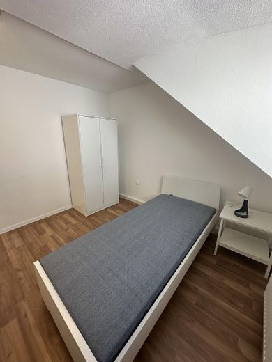 Zimmer 3 möbliert