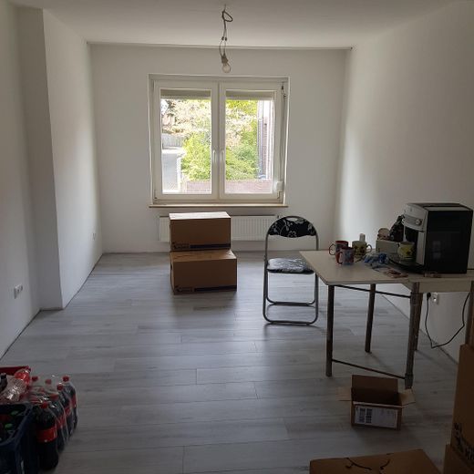 Saniertes Zweifamilienhaus zur Miete in Giesen – EG Kinderzimmer