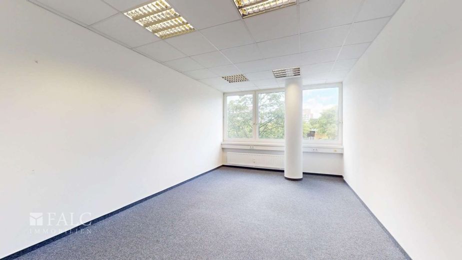 Modernisiertes Büro im 2.OG mit 5 TG-Stellplätzen / neben ADAC – Büro Beispiel