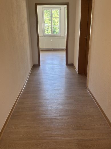 Ideal für Paare & Homeoffice: Wohnung in einer Vila in Toplage mit 2 separaten Arbeitsbereichen – Flur