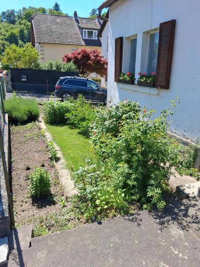 Großes Grundstück mit Altbau in sehr guter Lage in Unterdürrbach, provisionsfrei, von Privat! – Abstand zur Straße