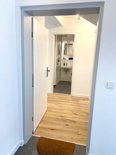 Wohnen auf Zeit: 1,5-Zimmer-Wohnung mit Südwest-Balkon in Hamburg-Marienthal – Eingang