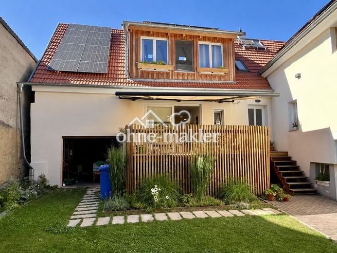 Einfamilienhaus - kernsaniert mit Innenhof und Garten, Scheune, PV – Photo 1