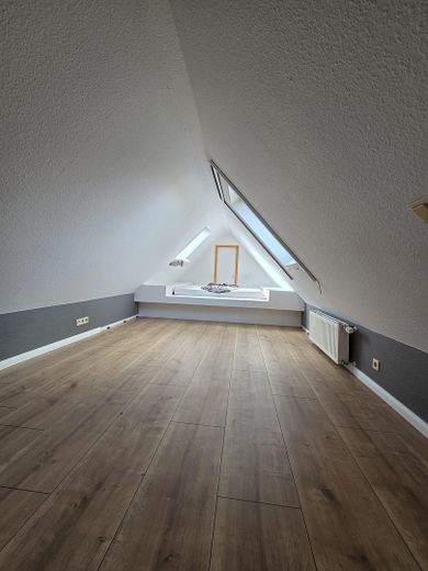 115 m² im Zweifamilienhaus | 30 m² Süd-Dachterrasse – Dachgeschoss
