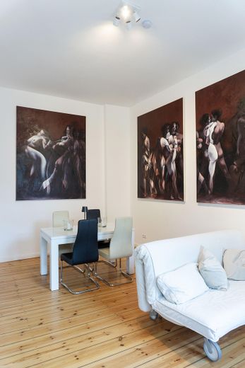 Ruhige Zweizimmerwohnung in beliebter Gegend in Berlin Kreuzberg – Wohnzimmer