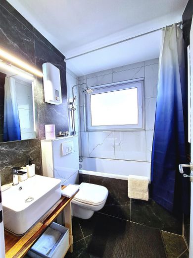 Hochwertig kernsanierte und möblierte 1,5 Zimmer Whg, schlüsselfertig mit Balkon und Küche-Derendorf – Foto 9