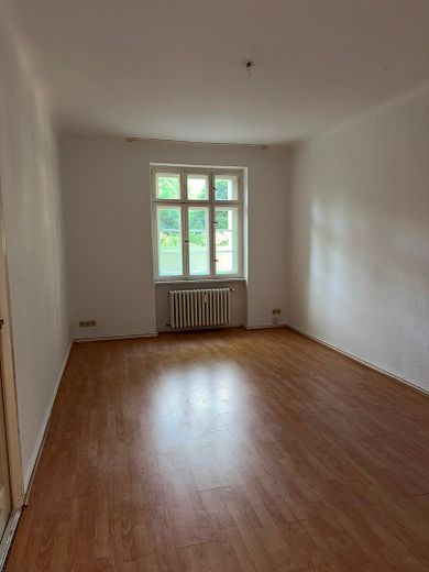 Rathaus Steglitz yakınında yeşil iç avlulu eski yapı cazibesi – Fotoğraf 1
