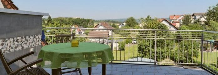 (EF1173_M) Fulda: Neuhof, möbliertes ruhiges Apartment mit großem Balkon im OT Hattenhof, WLAN inklusive