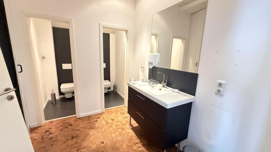 Kreatives Loftbüro im Belgischen Viertel – WC