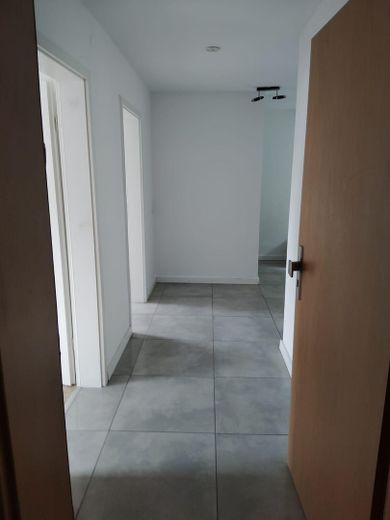 Sehr schöne teilmöblierte 4 Zimmer 103 qm DG Maisonette Wohnung mit EBK, Balkon usw. – Foto 24