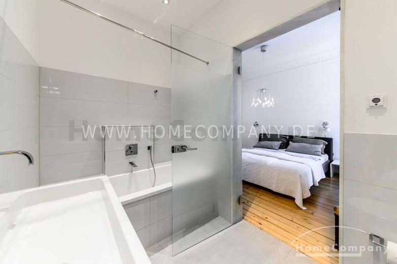 Schöne, hochwertige möblierte 4-Zimmer-Altbauwohnung mit Balkon in Schwabing – 7c7078619861872f8bed7396413c77a7425960a3.jpg