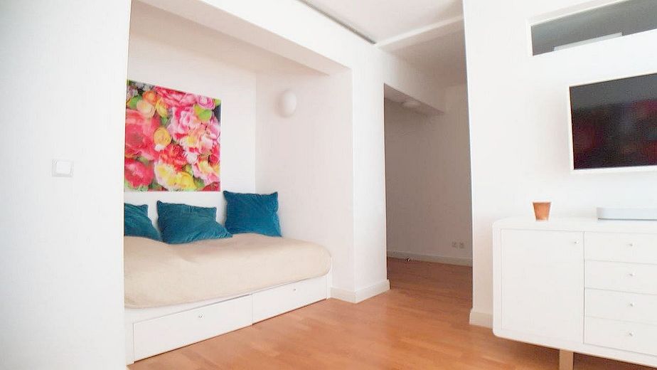 15% RENDITE: 4 VOLLMÖBLIERTE SMART-HOMES IN CITY-BESTLAGE – Zugang Diele