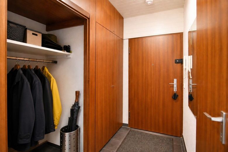 Fast wie im Penthouse - 3 Zi Wohnung + Stellplatz TG u. Wallbox. – Einladender Eingangsbereich