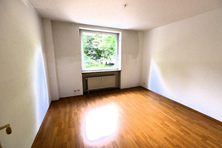 Großzügige 2-Zimmer Wohnung in Alsternähe zu vermieten – Schlafzimmer