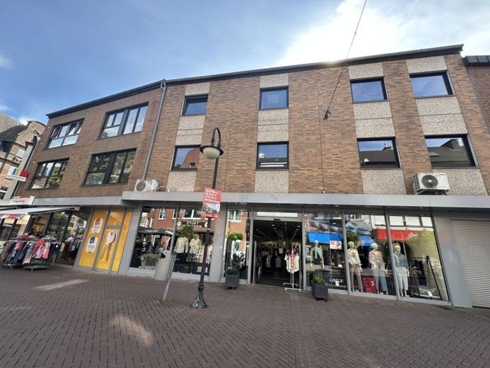 Individuell gestaltbare Büroflächen im 1. Obergeschoss in der Klever Innenstadt. Parkplätze vorhanden. – Foto 1