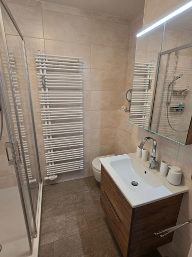 Ein Logenplatz im Grünen – großzügige 3-Zimmer-Wohnung – Badezimmer