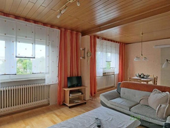(EF0852_M) Kassel-Landkreis: Lohfelden, möblierte 2-Zi-Wohnung mit Dachbalkon, WLAN und Grundreinigung inklusive – फोटो 1