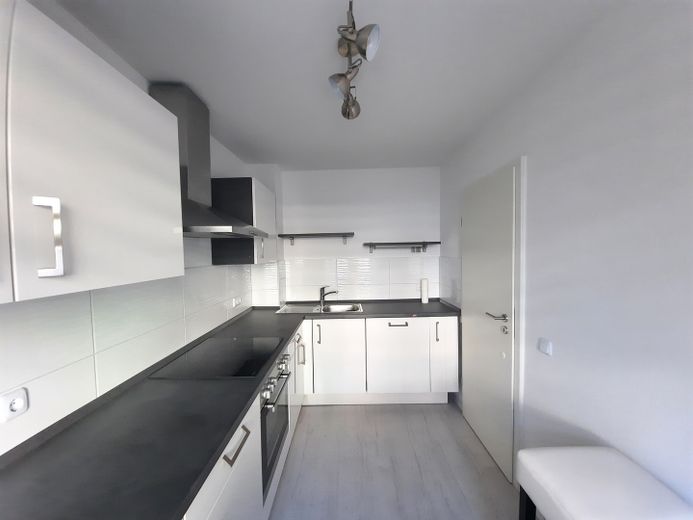 Modernes 1-Zimmer-Apartment mit Einbauküche | Top Lage – Küche