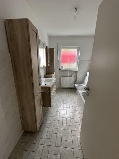 Renovierte Erdgeschoss- und Dachgeschosswohnung mit toller Aussicht zu vermieten – Wohnung Erdgeschoss