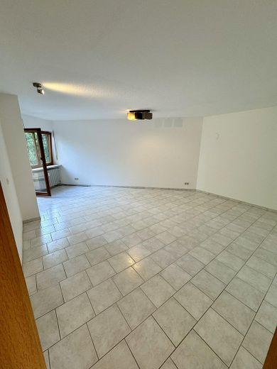 Helle 2.5 Zimmerwohnung in Gottmadingen mit Terrasse, provisionsfrei – großes Wohn-Esszimmer