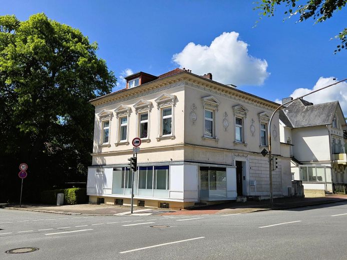 Investment property: Listed apartment building with potential – Ecke Bahnhofstr./Plöner Str.