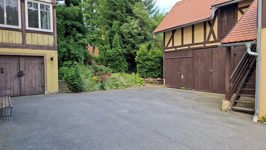 Lagerhalle Vereinsraum Scheune 100 qm in Rechenberg-Bienenmühle zu vermieten – Innenhof mit Stellflächen