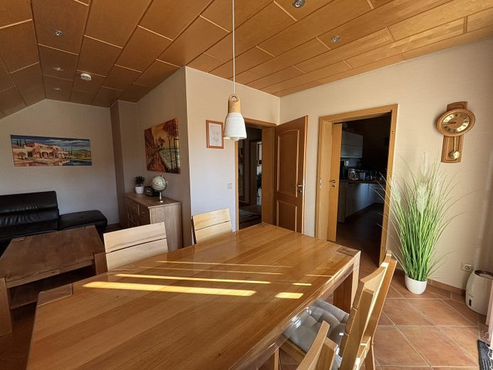 Versatile space wonder in a quiet prime location: your new home or a smart investment! – DG Wohnzimmer