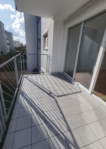 3-room apartment with balcony, fitted kitchen and underground garage – Balkon