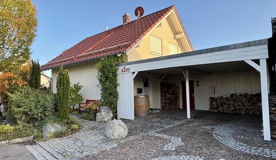 Jasny, energooszczędny dom jednorodzinny w spokojnej lokalizacji na obrzeżach Ansbach – Nord- Westseite