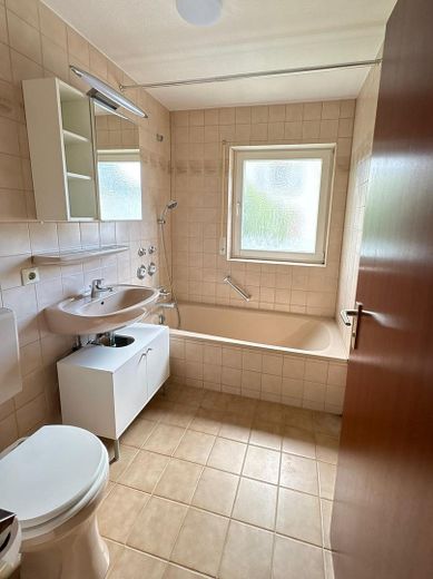 Friendly 2-room apartment in an excellent location with garden – Badezimmer