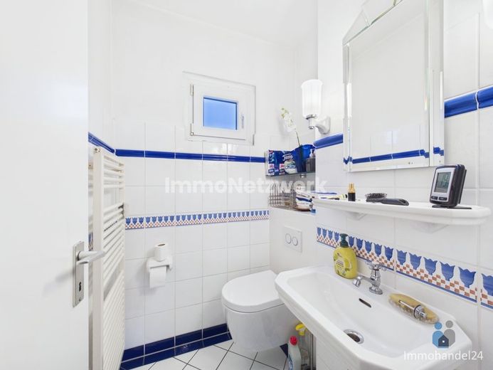 NEU***78 m² große, schicke ETW in TOPLAGE mit Balkon und TG Stellplatz***NEU – Gäste WC