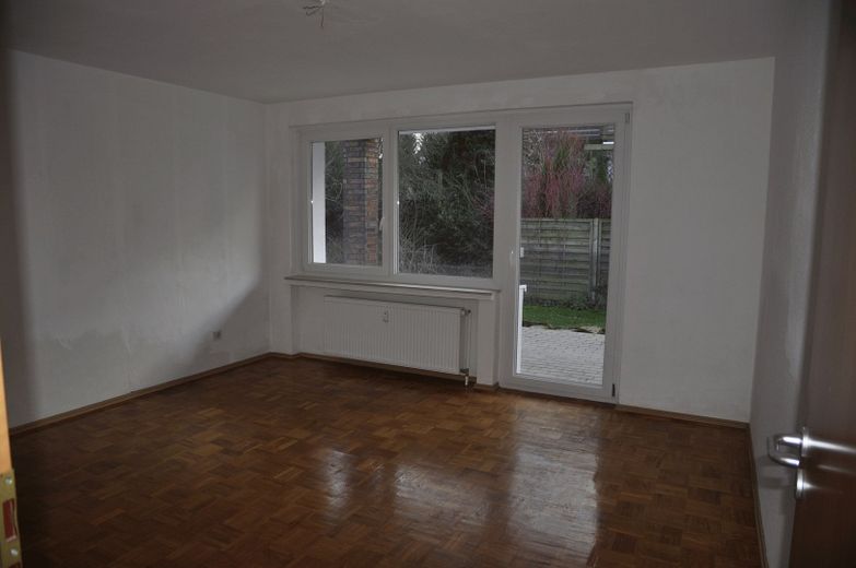 Modernes Zweifamilienhaus in Bredenbeck – Schlafzimmer im Erdgeschoss