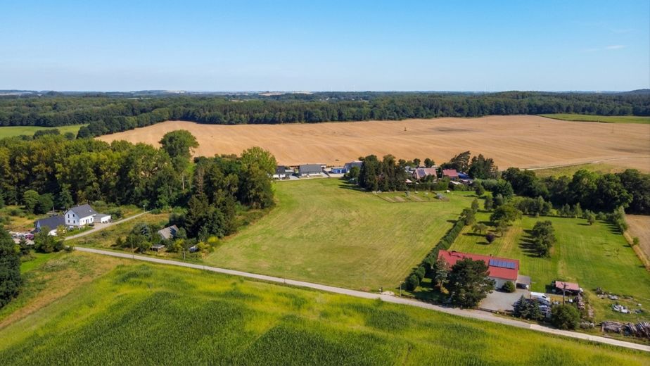 Bauträger- und provisionsfreI: Bauplatz in Pustohl (Satow) – ländlich, ruhig, gut gelegen – Luftbild