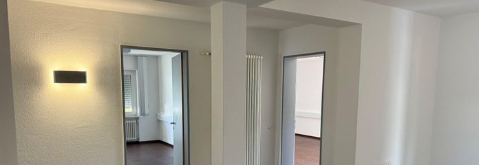 5 afzonderlijke kantoren (groottes vanaf 30 m²) in een klein kantorencentrum, toplocatie - rechtstreeks van de eigenaar