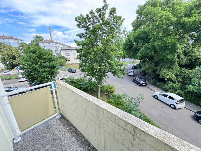 Provisionsfrei: Modernisierte 3-Zimmer-Wohnung mit 2 Balkonen, saniertem Bad und Hobbyraum – Balkon