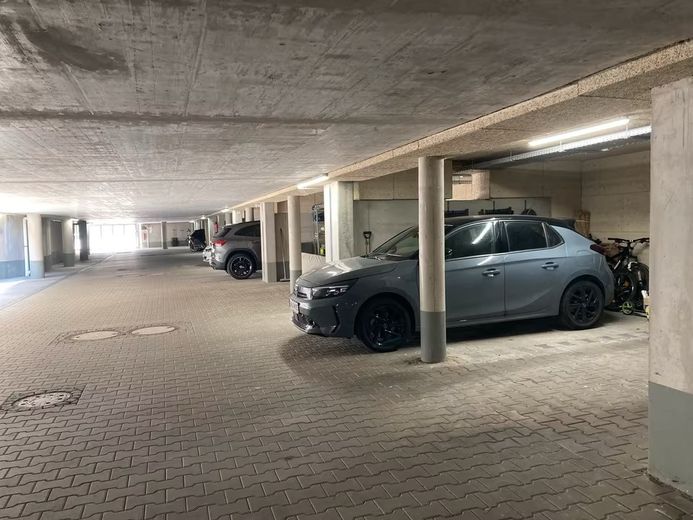 August Provisionsfrei! Stadthaus 5 Zi., 2 Bäder, 2 Dachterrassen, 2 TG – Energie A, Bezug Dez. – TG - 2 Stellplätze
