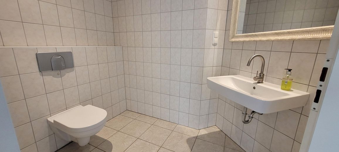 Grosszügiges Architektenhaus in reizvoller Lage von Schwerin – Gäste WC
