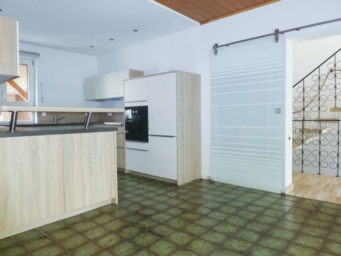 Wohnen wie im eigenen Haus – Charmante Eigentumswohnung mit Terrasse, Garage & Stellplatz – फोटो 1