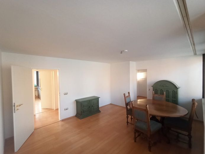 Große 4 Zimmer WHG mit Dachterrasse in bester Lage mit Stellplatz – Foto 13